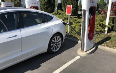 Des kilomètres gratuits ou des kWh gratuits aux superchargeurs ?